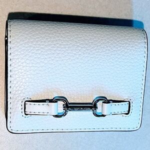 Only ONE Left!!💥Michael Kors🔥 White Leather Card Holder